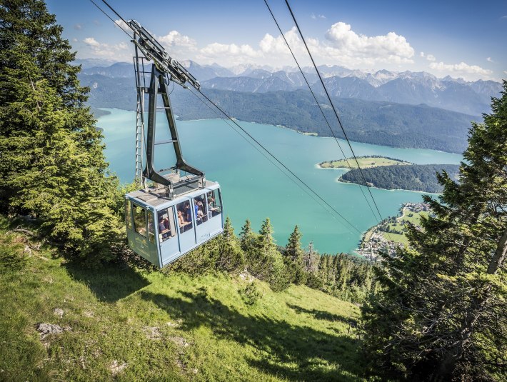 Sensationelle Ausblicke auf den Walchensee und die Berge der Alpen  - ganz bewuem mit der Herzogstandbahn, © TI Kochel a. See/Walchensee|Foto: Thomas Kujat