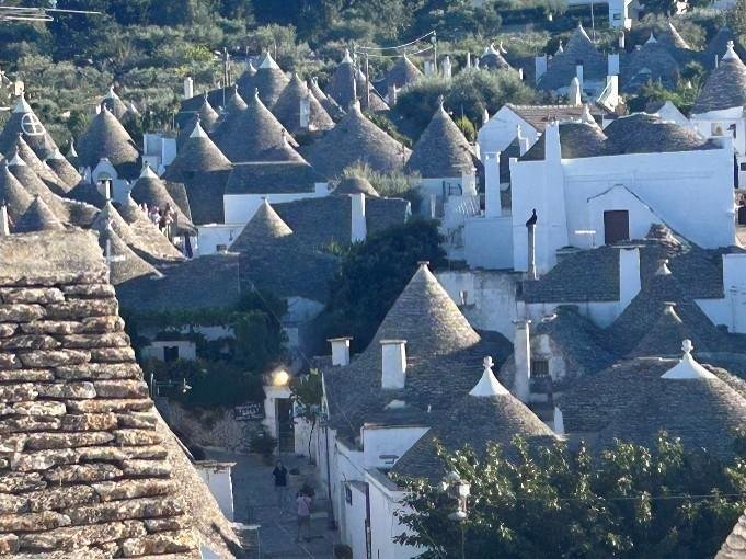 Bild 2, &copy; W. Menner, Trulli in Alberobello