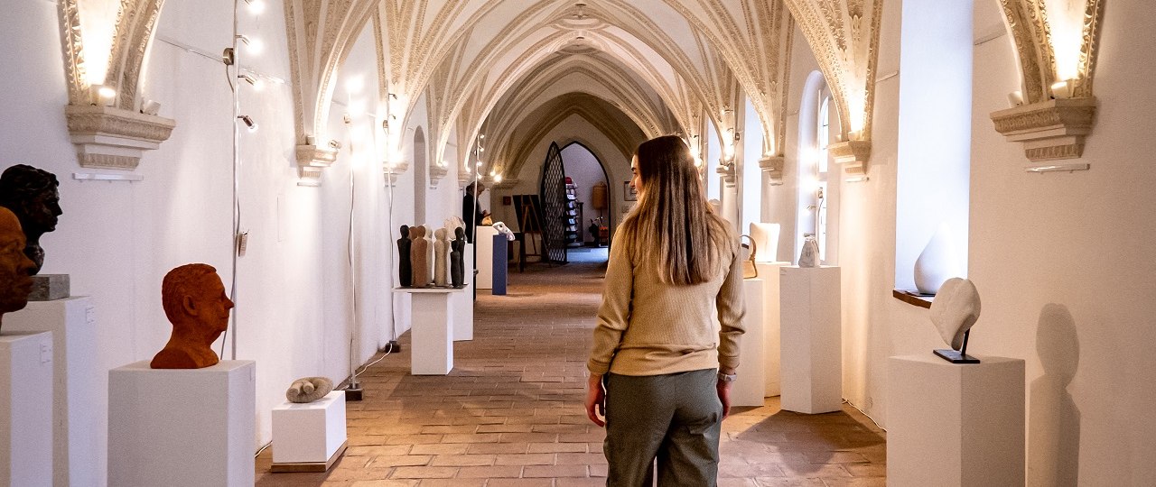 Kreuzgang im Kloster Benediktbeuern, &copy; T&ouml;lzer Land Tourismus|Chris Geigl, sowhatwetravel