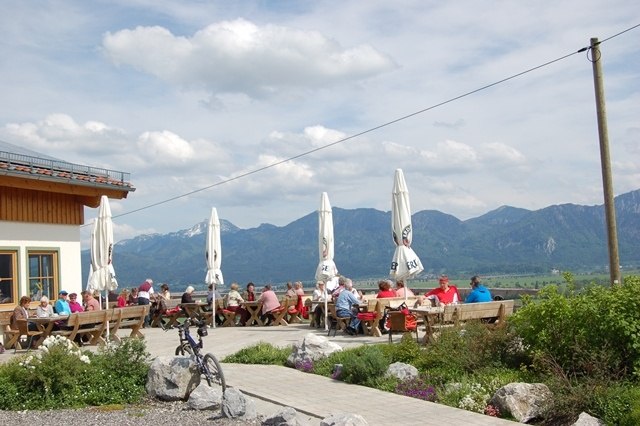 Nur ein paar Meter neben der Route - Hofcafé am Stern, © Stadt Wolfratshausen