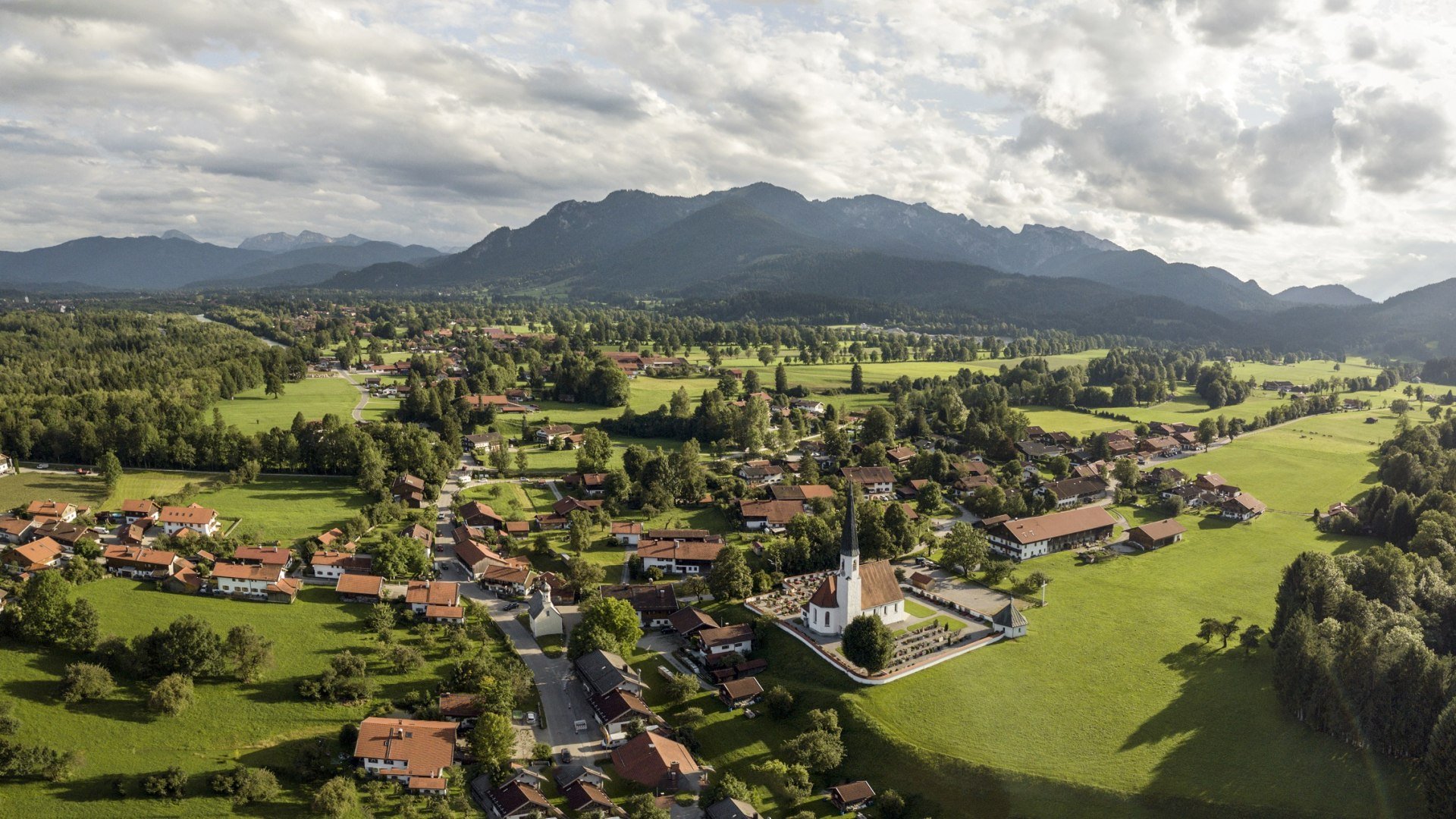 Das Isartal s&uuml;dlich von Bad T&ouml;lz, &copy; oberbayern.de|Peter von Felbert