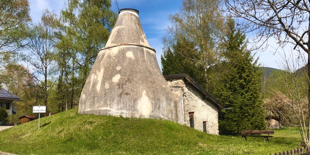 Lenggrieser Dorfscheib&acute;n mit Kalvarienberg, &copy; Tourismus Lenggries