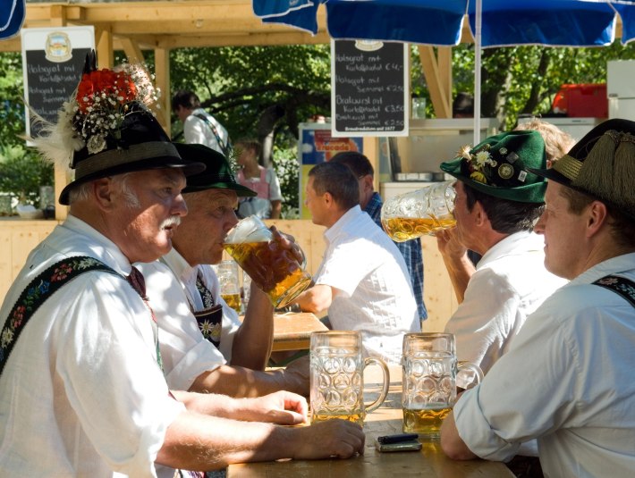 Trachtler beim Seefest in Kochel a. see, © Archiv Tölzer Land Tourismus|D. Blöchinger