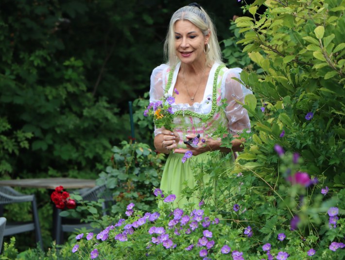 Sylvia Gollwitzer, Kr&auml;uter Caf&eacute; und Laden im Kloster Don Bosco, &copy; T&ouml;lzer Land Tourismus