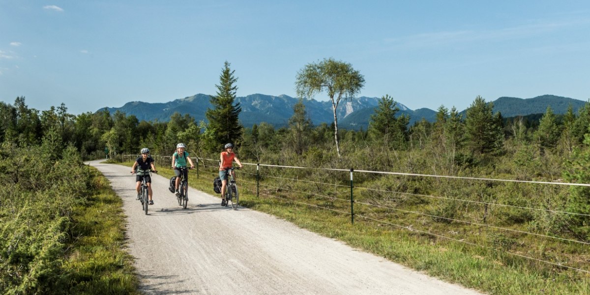 Isarradweg mit Landschaft, &copy; Tourismus Oberbayern M&uuml;nchen